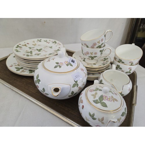 101 - Qty of Wedgwood Wild Strawberry teaware