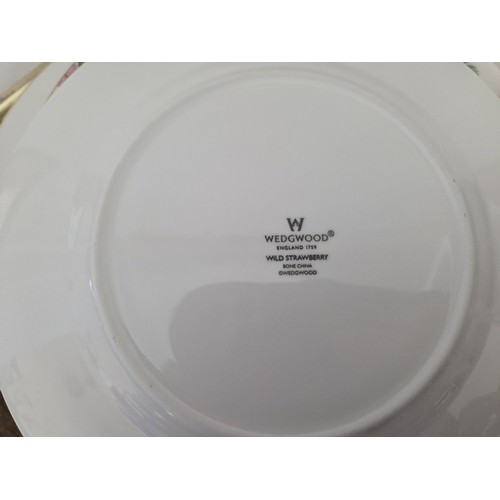 101 - Qty of Wedgwood Wild Strawberry teaware