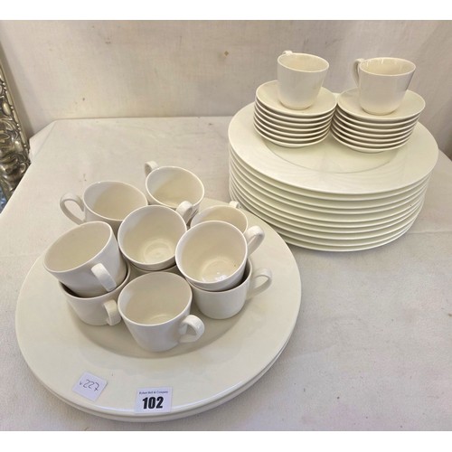 102 - Villeroy & Boch white dinnerware