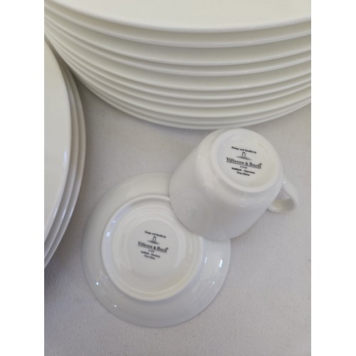 102 - Villeroy & Boch white dinnerware