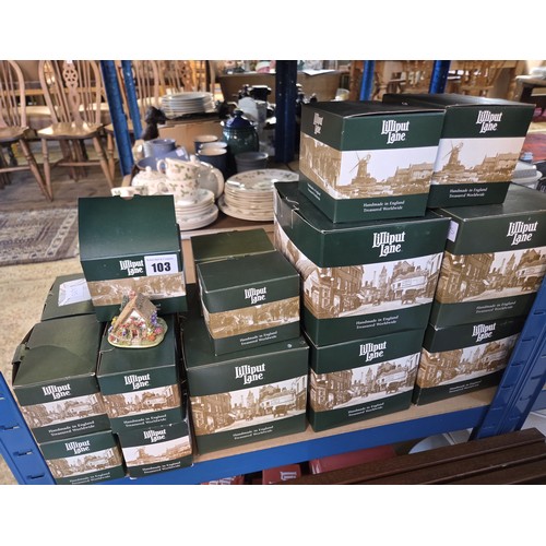 103 - Lilliput Lane, 18 boxed with deeds incl. Bunny Burrows, Lavender Lane, Traveller's Way, Traveller's ... 