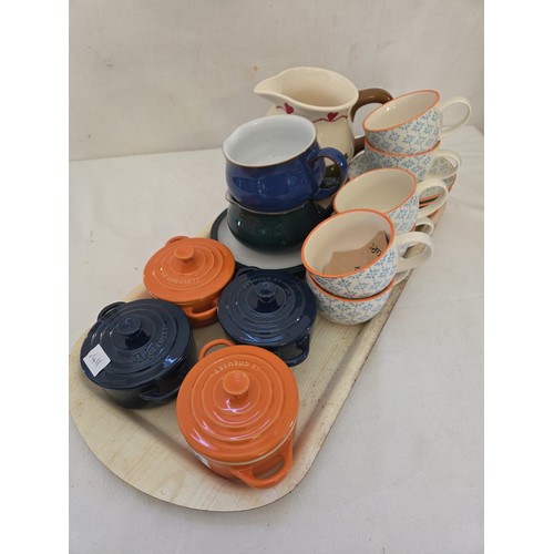 114 - Mixed table and cookware incl. 4 Le Creuset Cocottes and Denby jugs