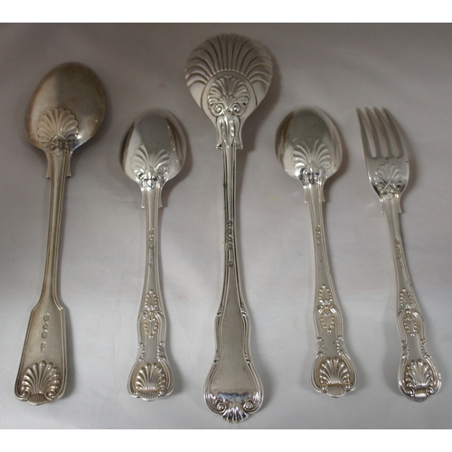 35 - Victorian and other silver Queen's pattern cutlery, comprising four spoons and one fork, weight 423 ... 