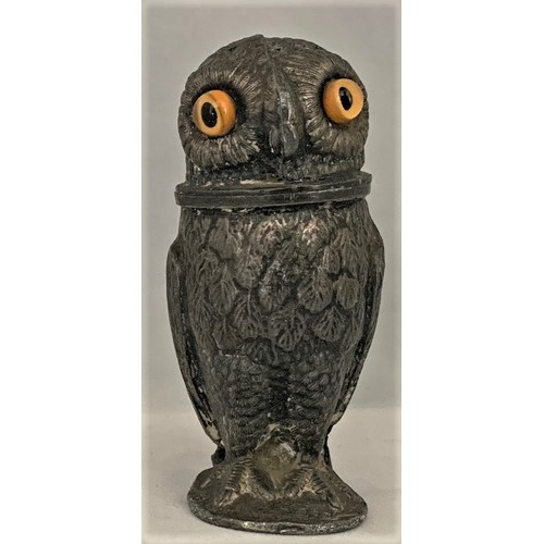 54 - White metal salt condiment, late 19th century, in the form of an owl with glass eyes and screw top r... 