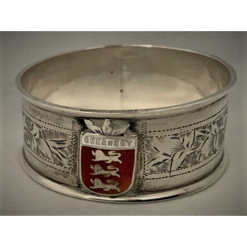 82 - Rare silver seviette/napkin ring, Birmingham 1913, by William J. Holmes with enamel Guernsey crest, ... 