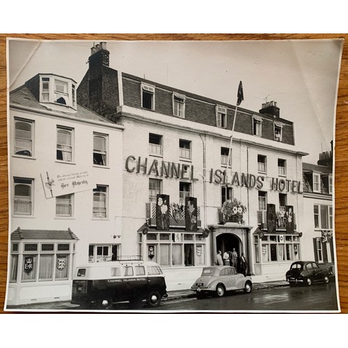 150 - Photo of Channel Islands Hotel, Guernsey, 19 x 24 cm.