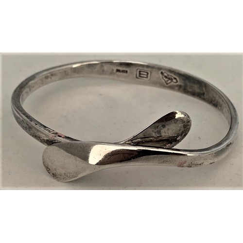 59 - Channel Islands Silver, Bruce Russell, Guernsey, 20th century, a silver wrist bangle, weight 40 gram... 