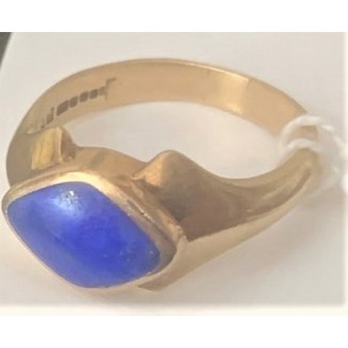 54 - A 9 carat gold and Lapis Lazuli ring, size N, weight 6 grams.