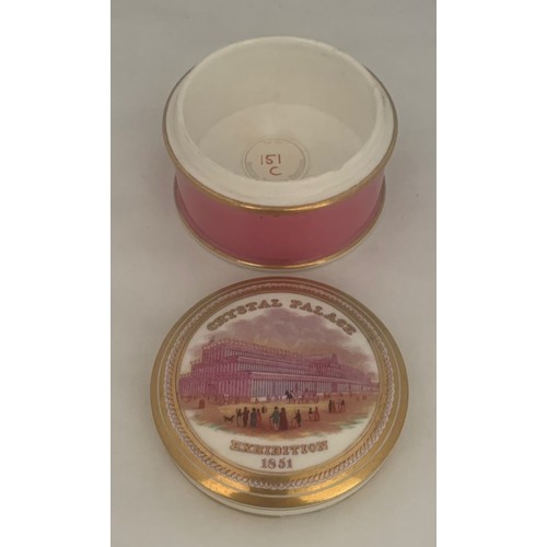 18 - Prattware Pot Lid and base, Crystal Palace Exhibition 1851, decorated in pink lustre and gilt, 8 cm ... 