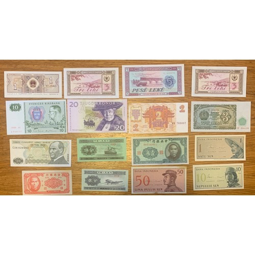 18 - World Banknotes (36).