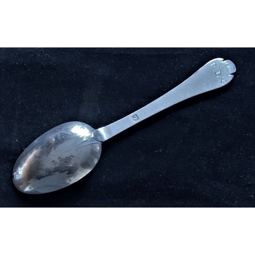 54 - A Channel Islands silver Trefid spoon, by LC (Jersey circa 1760-1800) LC crowned and struck once, ow... 