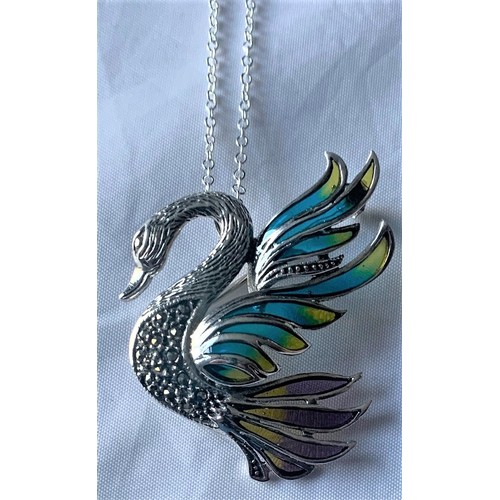 127 - A silver Plique au jour swan form pendant necklace