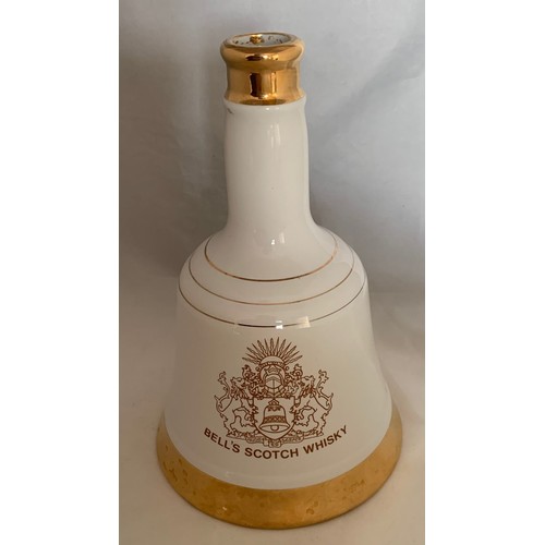 72 - A Royal commemorative Wade Bells Whisky decanter, The birth of Prince William of Wales, 21st June 19... 