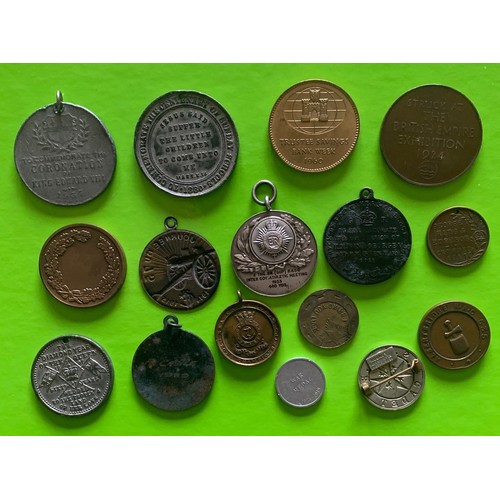 90 - Various medals, badge and Masonic penny (20).