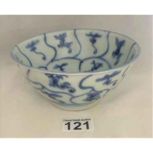 121 - Chinese 19th century bowl, Tek  Sing cargo, a blue and white decorated bowl, 16 cm diameter, 7.5 cm ... 