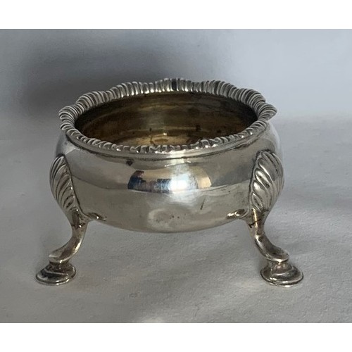 6 - George III silver table salt by David Hennell London 1761, of circular form with gadrooned border an... 