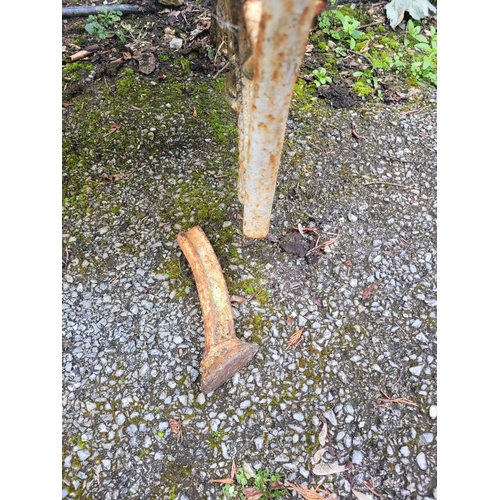 16 - Victorian Cast Iron Bench Ends (for reapir)