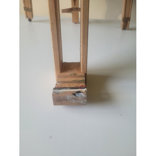 52 - Artist Easel extendable -  Mabef Pine easel

max height 55'
