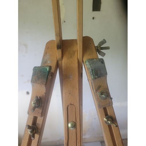 52 - Artist Easel extendable -  Mabef Pine easel

max height 55'