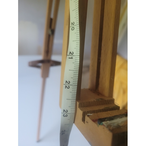 52 - Artist Easel extendable -  Mabef Pine easel

max height 55'