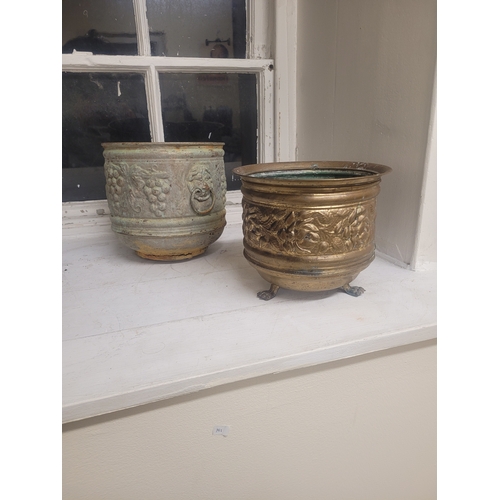 39 - A nice set of 6 indoor brass planters