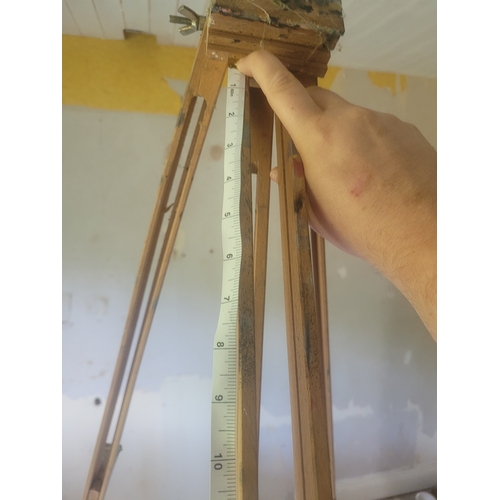 77 - Artist's Easel - pine - adjustable and extendable by Mabef Italy