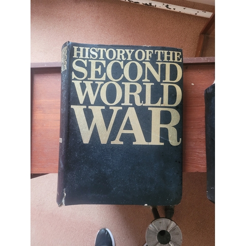 90 - Purnell - History of the Second World War - volumes 1,3,4,5,6

v2 missing  - folders are battered bu... 