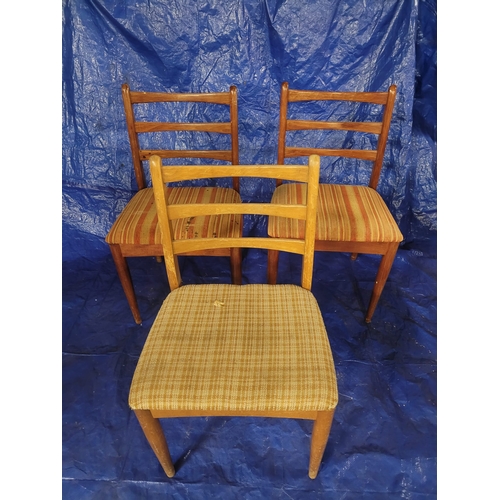 16 - A SET OF THREE MID CENTURY CHEZHOSLOVAKIAN OCCASIONAL CHAIRS. ORIGINAL
UPHOLSTERY.