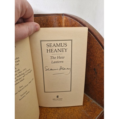 11 - Seamus Heaney. Signed. The Haw Lantern. 1987. Faber and Faber. In Excellent Condition.