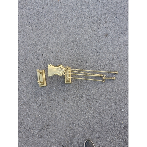 163 - Brass fire furniture and brass fire dogs