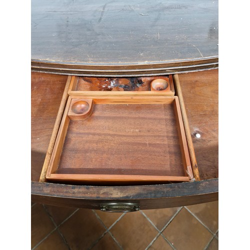 137 - 18/00s Serpentine Chest of Drawers on bracket feet