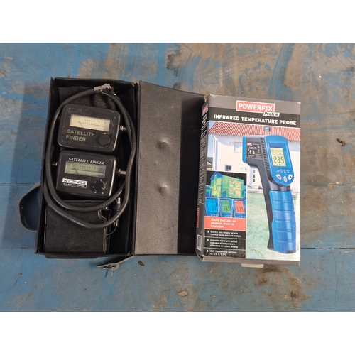 289 - Powerful infrared temperature probe and a satellite finder kit