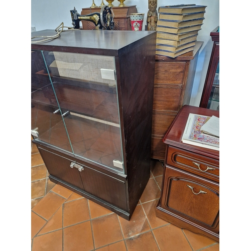 227 - A midcentury display cabinet