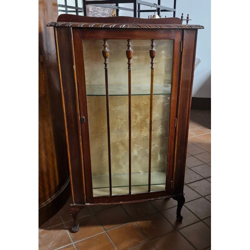 197 - Mid 20th century mahogany display case