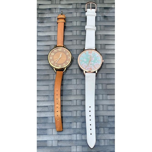 323 - 2 Ladies quartz wristwatches, good running order