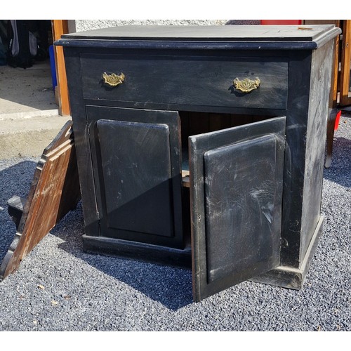 100 - A compact 1800s sideboard and overmantle.