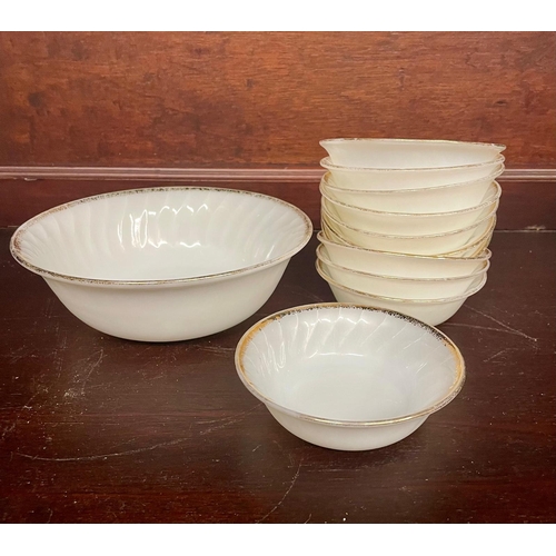 212 - Set of 1950s Fire King milk glass bowls