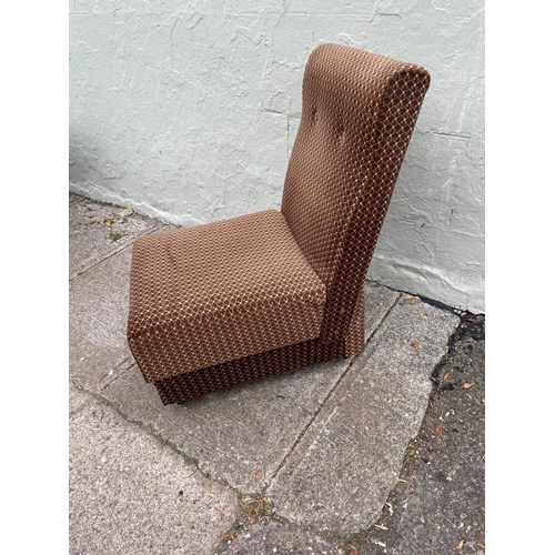 175 - A 1970S lounge chair