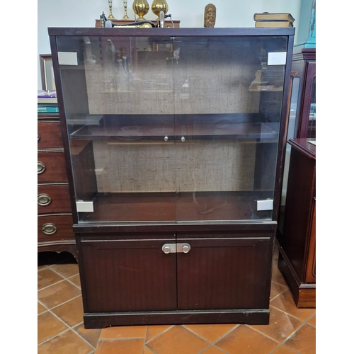 295 - A midcentury display cabinet