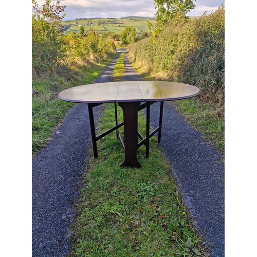 284 - A vintage drop leaf table