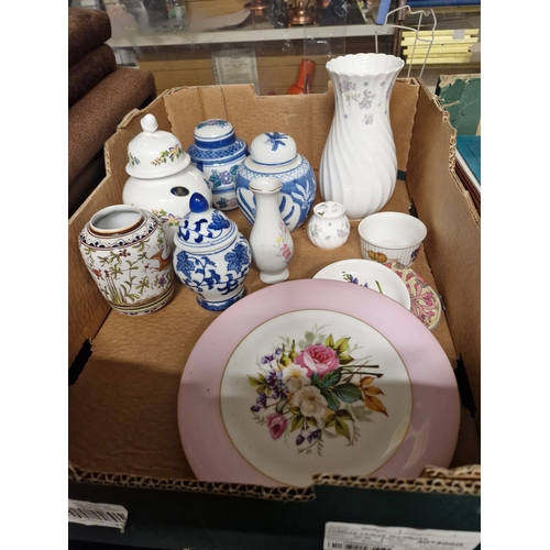 386 - Mixed lot to include Aynsley and Wedgwood