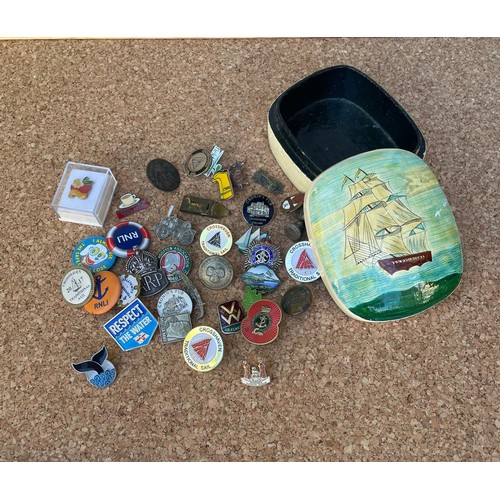 35 - To include Irish and Cork maritime interest -  a mixed lot of vintage and collectible  buttons, badg... 