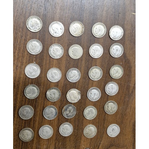 206 - A collection of 30 3d coins  -