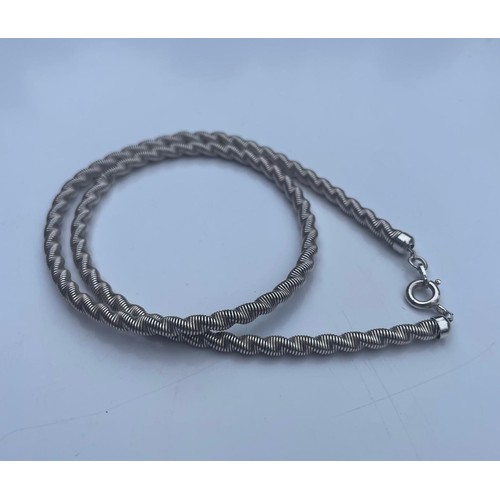 110 - Silver rope twist necklace 17g