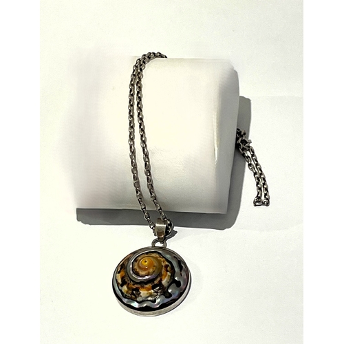 36 - 925 Silver shell pendant and chain