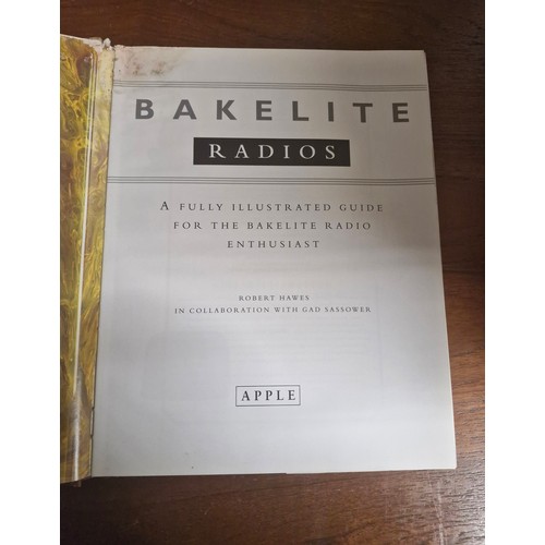 110 - Bakelite Radios A Fully Illustrated guide for the Bakelite Radio enthusiast  - Robert Hawes Gad Sass... 