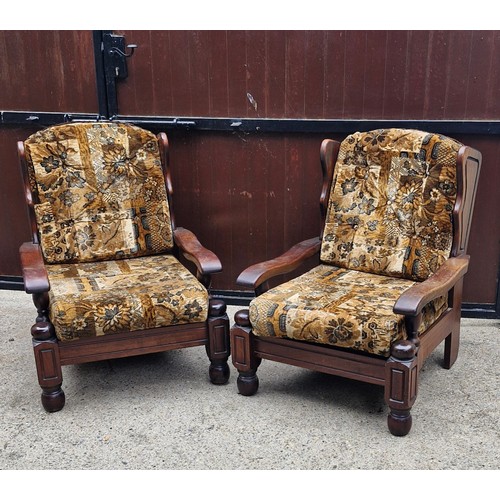 42 - A pair of vintage armchairs - 80s 90s - 

cushions for re upholstery