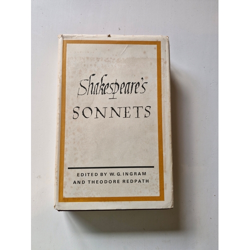 242 - Shakespeare's Sonnets. Ed. by W. G. Ingram and Theodore Redpath.- 2nd impression 1967.
University of... 