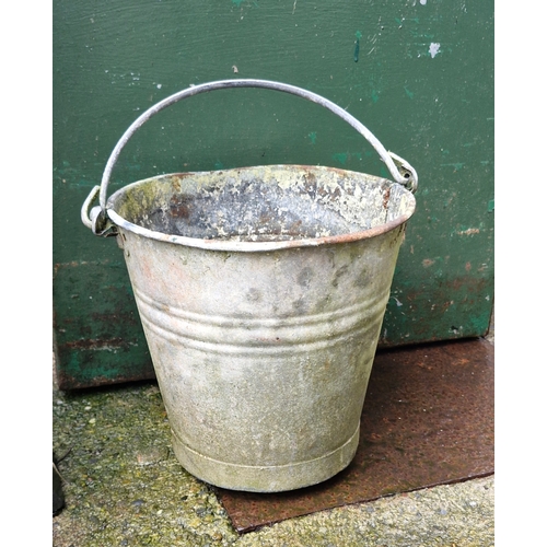 55 - Aluminium fire bucket