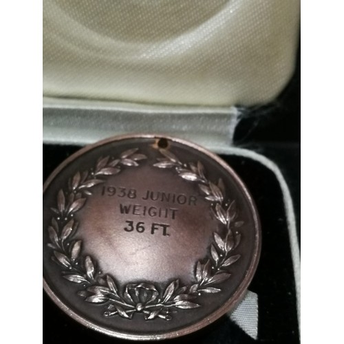 86 - Bronze boxed AAA medal 1938